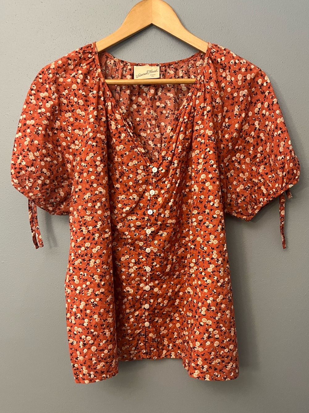 Universal Thread Floral Button-Front Top
